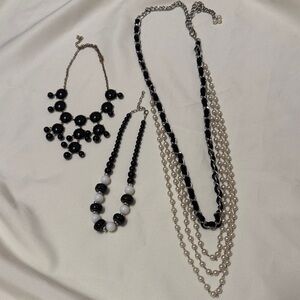 Vintage Elegant Black and White Necklace a Set of 3 Pieces #764